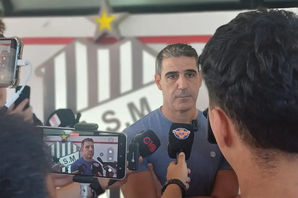 Ariel-Martos El entrenador Ariel Martos, durante la conferencia de prensa en el Complejo Natalio Mirkin.